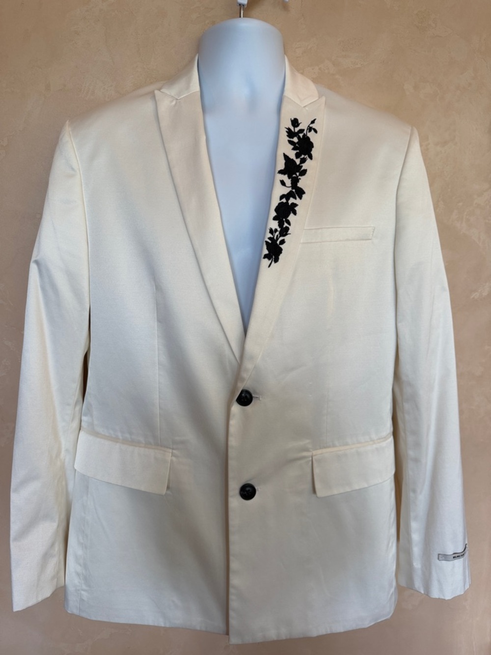 INC International Concepts Cream Blazer with Black Floral Appliqué